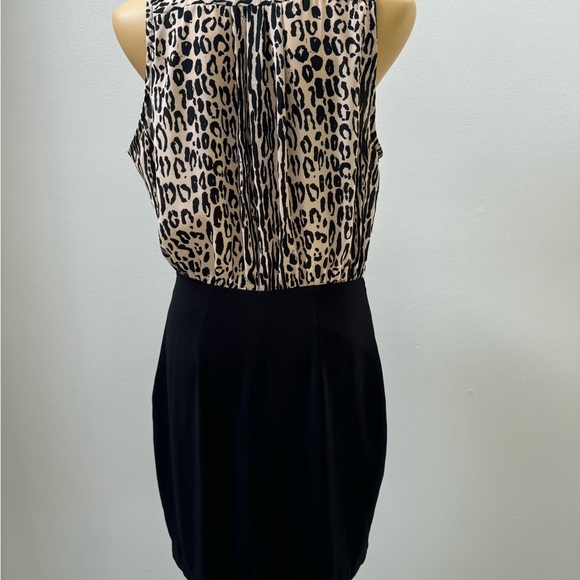 Casual dress black and animal print with said zipper for everyday use. - Picture 6 of 11